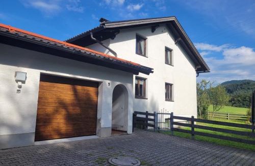 Aschau im Chiemgau Apartment | Cozy Ferienwohnung Schäffer with Oceanfront Views