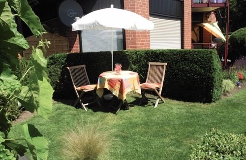 Handorf Apartment | Ocean View Retreat: Ferienwohnung Schley for 2 Guests