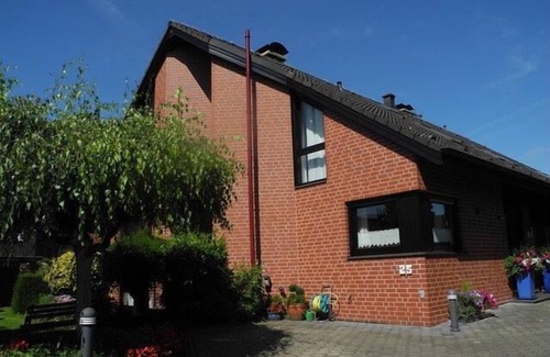 Handorf Apartment | Ocean View Retreat: Ferienwohnung Schley for 2 Guests