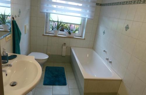 Munchenbernsdorf Apartment | Cozy Family Retreat at Ferienwohnung Schön