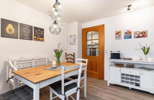 Schuttertal Apartment | Top-Rated Ferienwohnung Schätzle: Ideal for Families