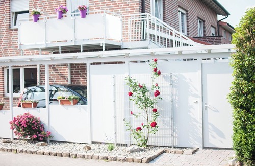 Telgte Apartment | Family-Friendly Ferienwohnung Schönfelder with Kitchen Access
