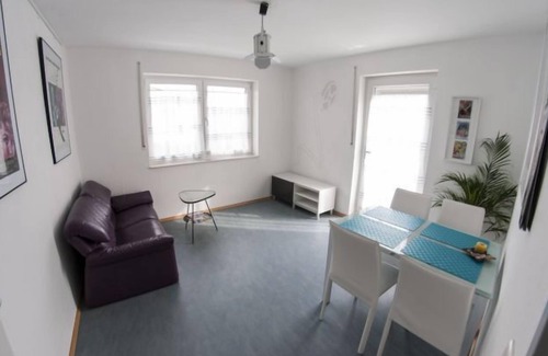 Telgte Apartment | Family-Friendly Ferienwohnung Schönfelder with Kitchen Access