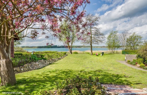 Maasholm Apartment | Exceptional Ferienwohnung Schleiufer in Maasholm for Families
