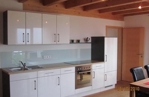 Hagnau Apartment | Pet-Friendly Ferienwohnung Schmid with Great Guest Ratings