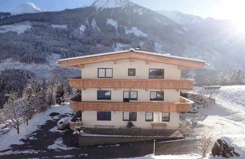 Brandberg Apartment | Top-Rated Family Retreat at Ferienwohnung - Schmirnerhof