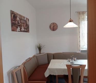 Schmidham Apartment | Pet-Friendly Ferienwohnung Schneider with Breakfast Included