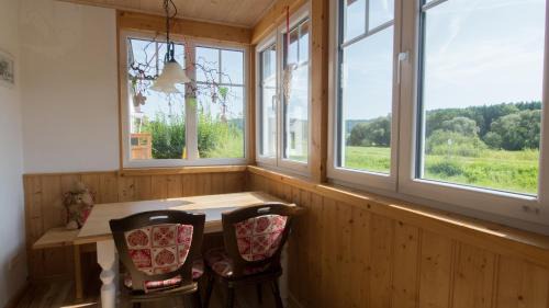Plankenfels Apartment | Family-Friendly Ferienwohnung Schultheiss with High Ratings