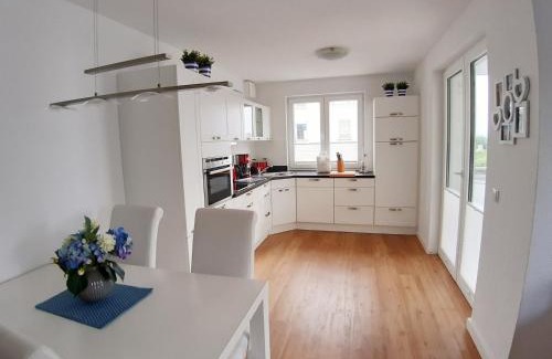 Juliusruh Apartment | Cozy Ferienwohnung Schwalbennest with Oceanfront Views