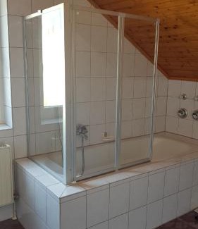 Gasseldorf Apartment | Oceanfront Retreat: Ferienwohnung Schwarz, Rated 9.1/10