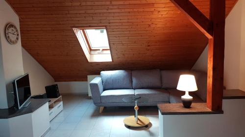 Gasseldorf Apartment | Oceanfront Retreat: Ferienwohnung Schwarz, Rated 9.1/10