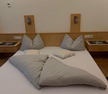 Lanersbach Apartment | Welcoming Ferienwohnung Schweng: Pet-Friendly Retreat
