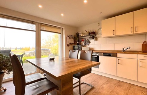 Dobin am See Cabin | Discover Ferienwohnung Seeblick: Family & Pet-Friendly Retreat