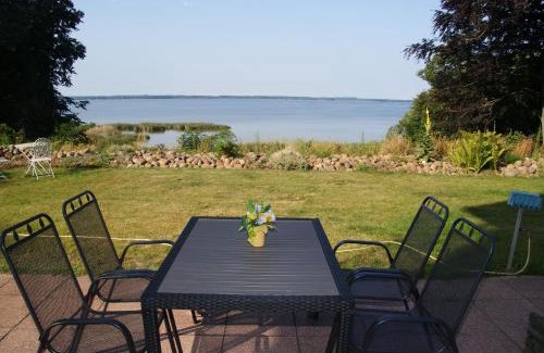 Muritz Apartment | Scenic Ferienwohnung Seeblick - Guest Rated 9/10!