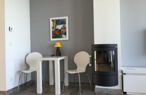 Zwenkau Apartment | Oceanfront Ferienwohnung Seeblick Zwenkau - Guest Rated 9/10