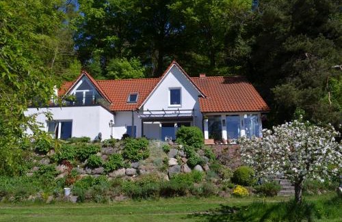 Brandsbek Apartment | Pet-Friendly Ferienwohnung Seefrieden with Oceanfront Views