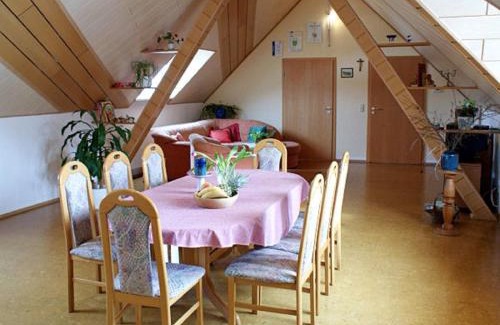Geisa Apartment | Guest Rated 9.1: Family-Friendly Ferienwohnung Seeleshof