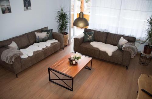 Wackersdorf Apartment | Guest Rated 9.3: Family-Friendly Ferienwohnung Seenglück