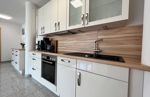 Ueberlingen Apartment | Lakeview Retreat: Ferienwohnung Seesicht in Überlingen-goldbach