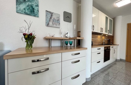 Ueberlingen Apartment | Lakeview Retreat: Ferienwohnung Seesicht in Überlingen-goldbach