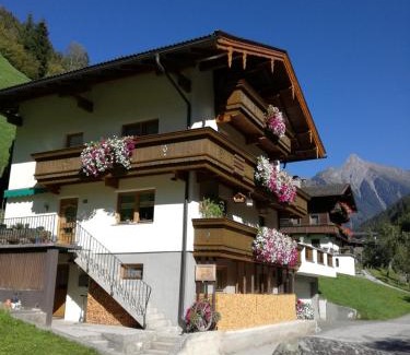 Mayrhofen Apartment | Pet-Friendly Retreat at Ferienwohnung SEPP - Rated 9.3/10