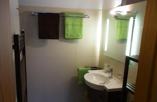 Leutzmannsdorf Apartment | Guest Rated 9.7: Family-Friendly Ferienwohnung Siloblick