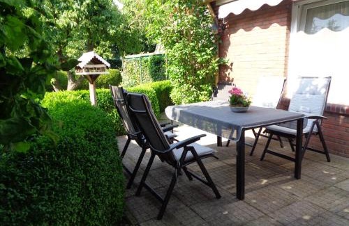 Westerholt Apartment | Welcoming Ferienwohnung Simmering: Family-Friendly Retreat