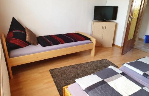 Diedorf Markt Apartment | Family-Friendly Ferienwohnung Sirch with Great Guest Ratings