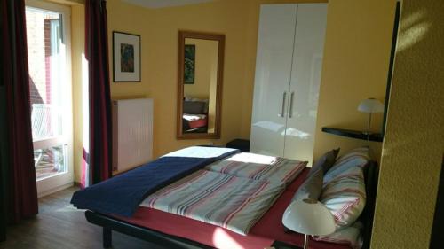 Wiefelstede Apartment | Top-Rated Ferienwohnung Sommerhus - Family-Friendly Escape