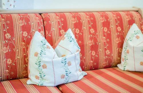 Wackersberg Apartment | Family-Friendly Ferienwohnung Sommerwind with Top Reviews