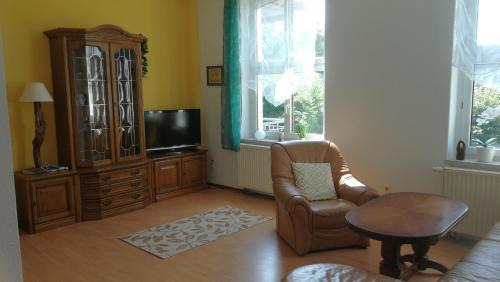 Burkhardtsdorf Apartment | Cozy Ferienwohnung Sonnenblick: Guest Rated 9/10 & Pet Friendly