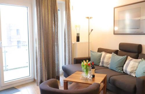 Wurster Nordseekuste Apartment | Oceanfront Retreat at Ferienwohnung Sonnenbogen