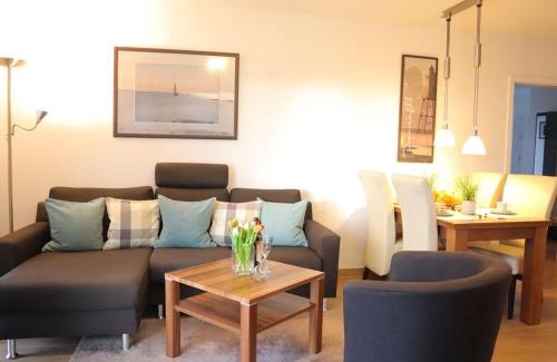 Wurster Nordseekuste Apartment | Oceanfront Retreat at Ferienwohnung Sonnenbogen
