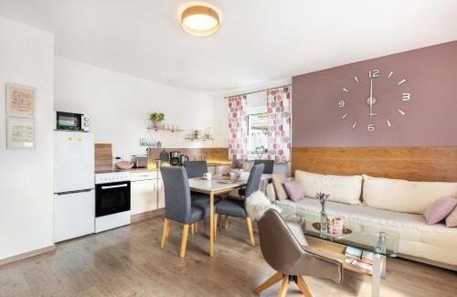 Sundern Apartment | Pet-Friendly Getaway at Ferienwohnung Sonnenblick Relax