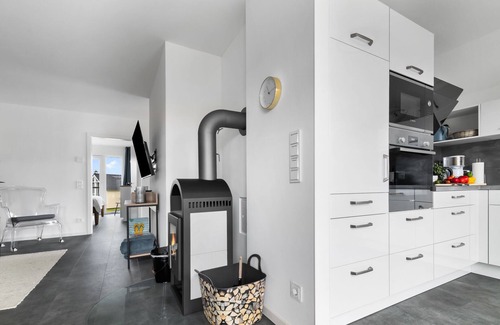 Busum Apartment | Top-Rated Ferienwohnung Sonnendeck with Oceanfront Pool