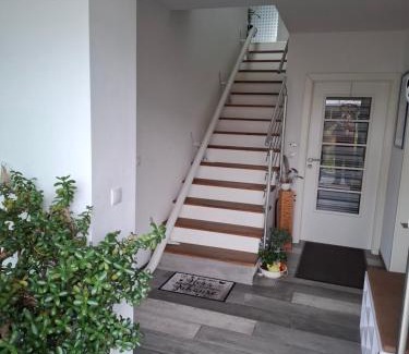 Neuwied Apartment | Child-Friendly Ferienwohnung Sonnenschein - Guest Rated 9.5/10