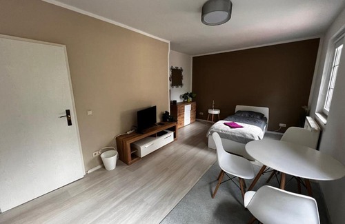 Elsteraue Apartment | Pet-Friendly Ferienwohnung Sonntag in Elsteraue Awaits You