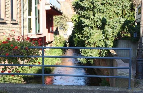 Edesheim Apartment | Pet-Friendly Spatzennest: Family Retreat in Edesheim