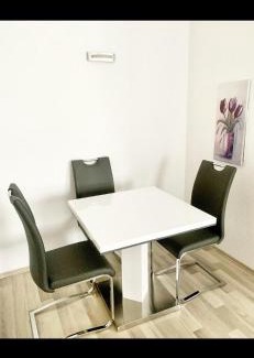 Kronau Apartment | Discover Ferienwohnung Spatzennest: Guest Rated 8.5/10