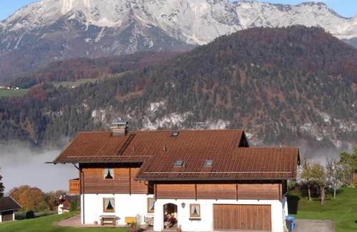 Marktschellenberg Apartment | Family-Friendly Ferienwohnung Steinlehen with Spa Amenities