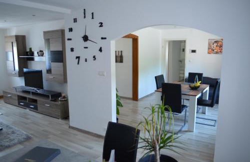 Contwig Apartment | Stambach Apartment: Guest Rated 9.8 for Your Getaway