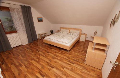 Gaming Apartment | Exceptional Ferienwohnung Steiner Gertrude - Family-Friendly Stay