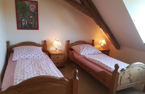 Bergen Apartment | Family-Friendly Stay at Ferienwohnung - Steinschütt