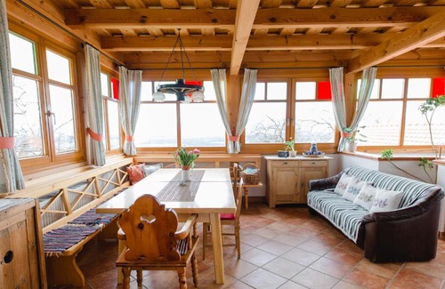 Fresing Apartment | Top-Rated Ferienwohnung Stiegelbauer with Family-Friendly Kitchen