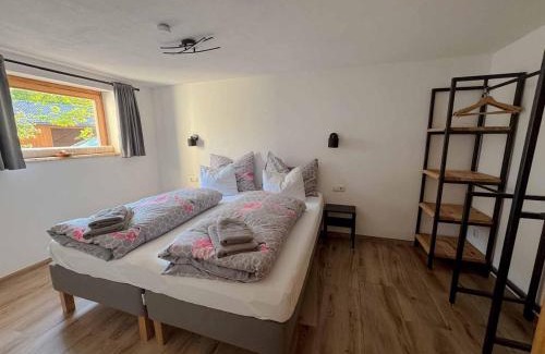 Bad Goisern Apartment | Scenic Ferienwohnung Stoablick - Accessible with Mountain Views