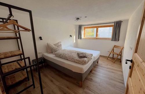 Bad Goisern Apartment | Scenic Ferienwohnung Stoablick - Accessible with Mountain Views