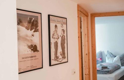 Bad Goisern Apartment | Scenic Ferienwohnung Stoablick - Accessible with Mountain Views