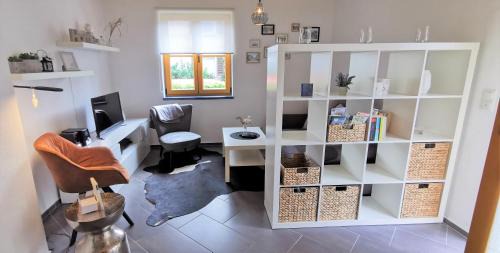 Bensheim Apartment | Oceanfront Ferienwohnung Strata Montana with Pool & Views
