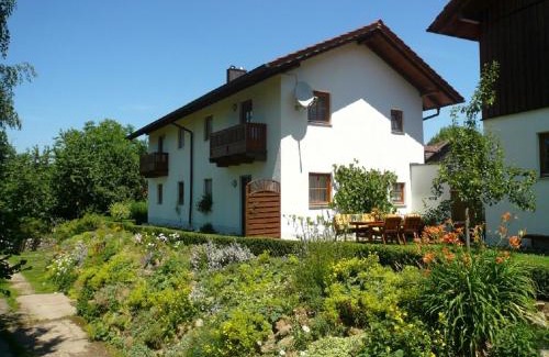 Haarbach Apartment | Family-Friendly Ferienwohnung Stuiber with 9.4/10 Rating