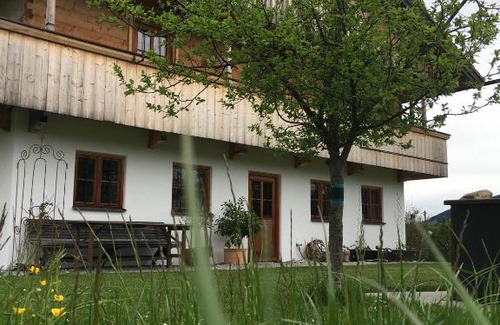 Wackersberg Apartment | Family-Friendly Ferienwohnung Sundratn with 9.5/10 Rating
